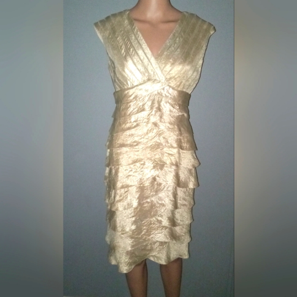 ADRIANNA PAPELL gold, tiered, champagne sheath dress.Size 4. EXCELLENT, LIKE NEW - Picture 2 of 6